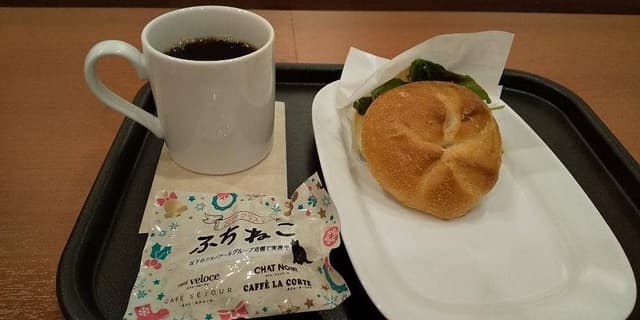 カフェ・ベローチェ 新宿三丁目店 - サブ画像3