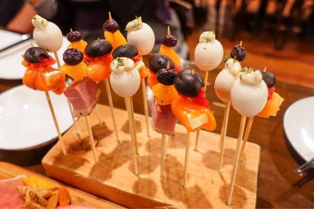 今宵、成田で世界の肉料理とごほうびワインを - サブ画像1