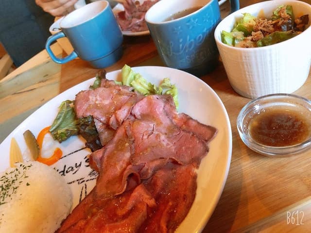 HOLIDAY'S "CAFE" - サブ画像1