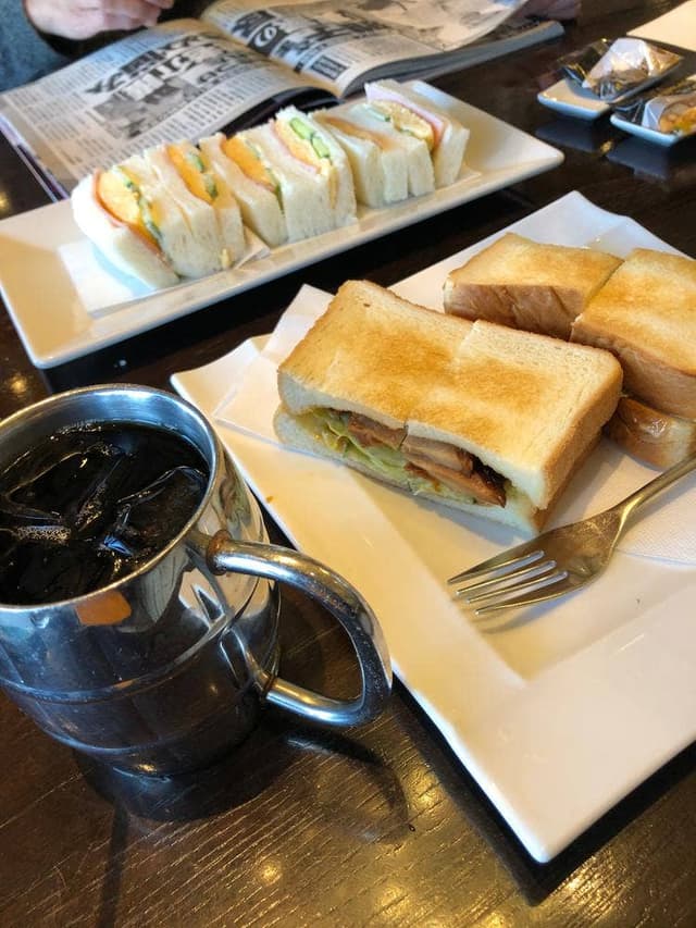 支留比亜珈琲店 神の倉店 - サブ画像1