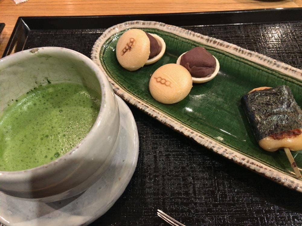 HABUTAE1819 羽二重団子 日暮里駅前