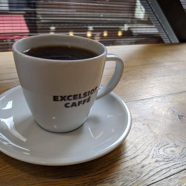 エクセルシオールカフェ 新宿三丁目店 - サブ画像1