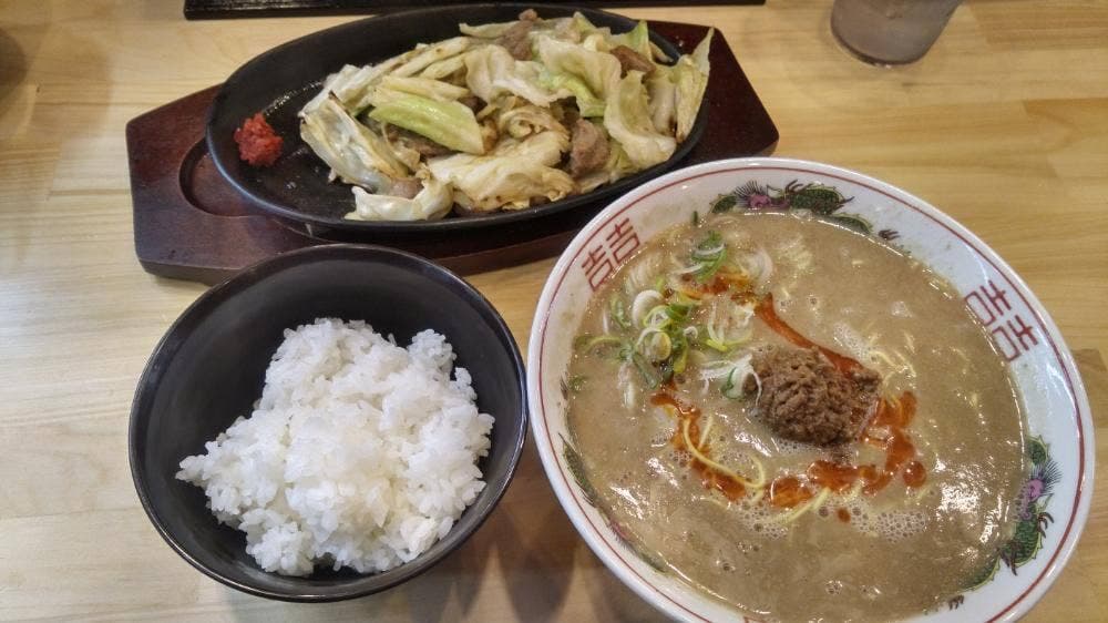 博多拉担麺 まるたん JR香椎駅店