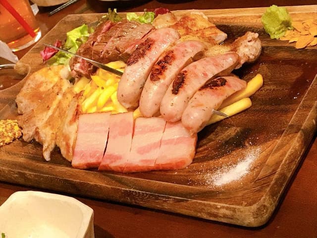 地酒と地魚 金沢炉端 肉る's 金沢片町店 - サブ画像1