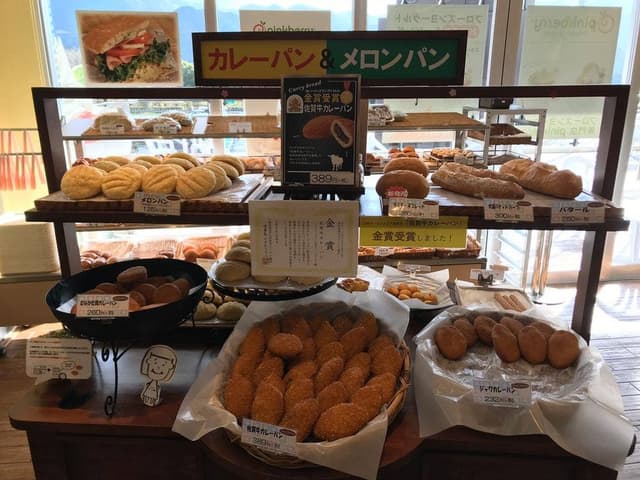 ロイヤルベーカリー 古賀サービスエリア上り線店 - サブ画像1