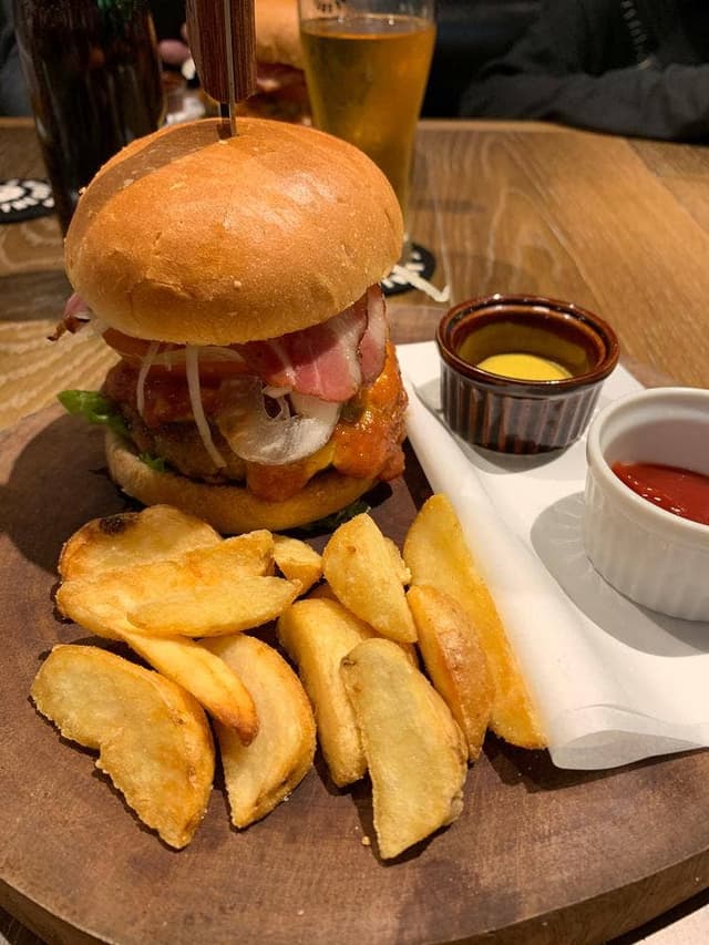 ビアレストラン アゲインスト・ザ・グレイン - サブ画像3