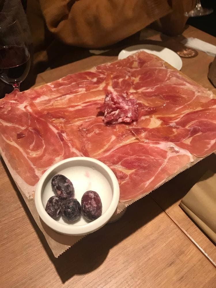 ワインの酒場。ディプント 池袋西口店