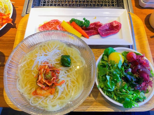 焼肉ダイニング GYUBEI 新宿ミロード店 - サブ画像1