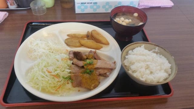 お肉屋さんの食堂 ヴィラ工房 - サブ画像3