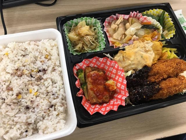 屋台DELi 新宿三井ビルディング店 - サブ画像1
