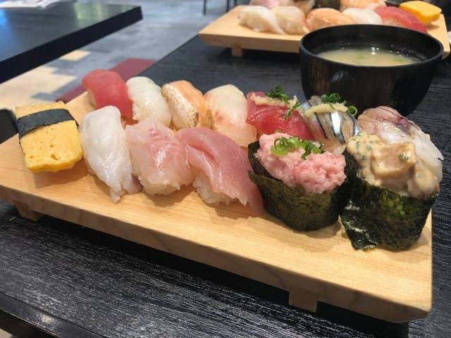 立喰い寿司 魚がし日本一 ムスブ田町店 - サブ画像3