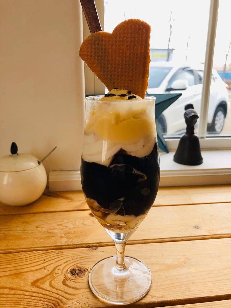 cafe bar May