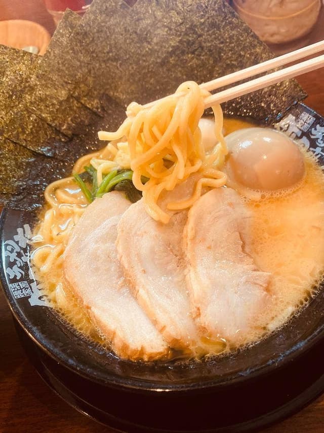 横浜家系ラーメン 岩槻商店 - サブ画像1