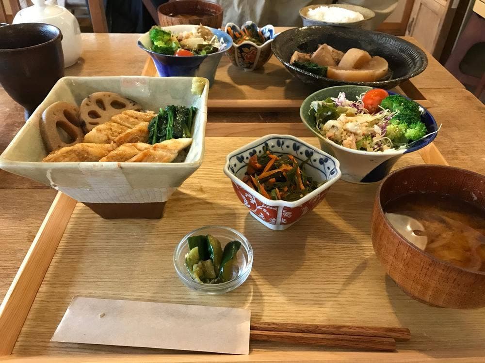 オタマヂャクシ工房+cafe