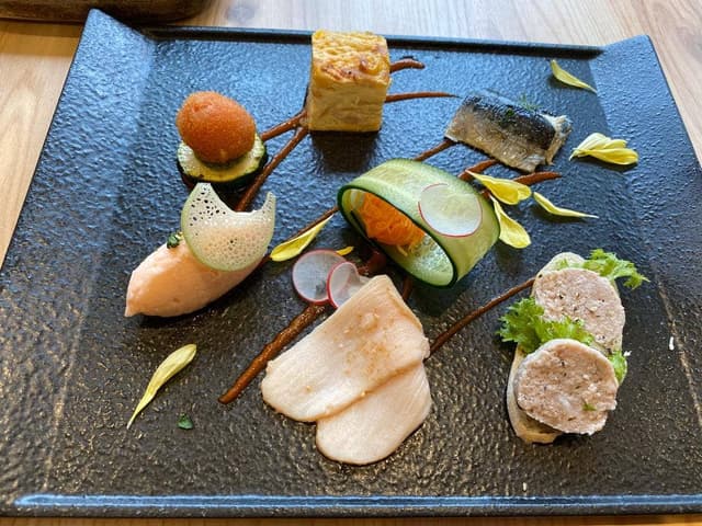 Sakura Table by the River - サブ画像2