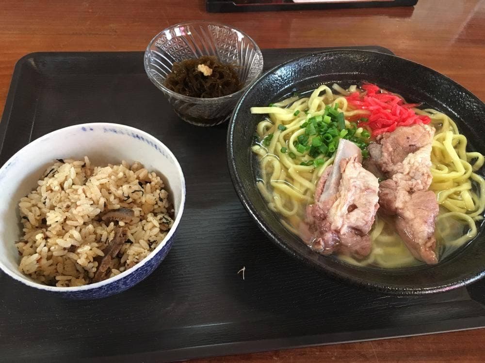 沖縄食堂 麺そうれ