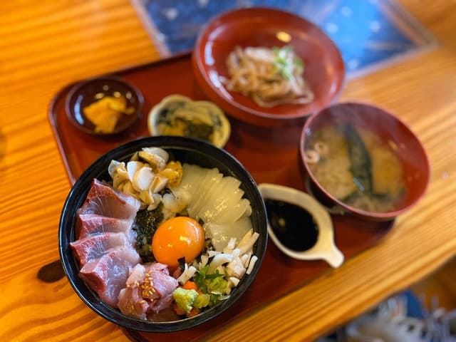 つるや食堂 - サブ画像3