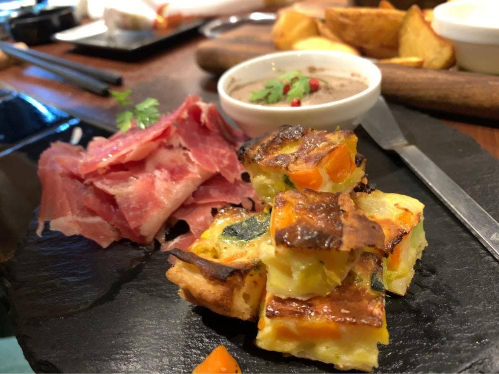 肉とチーズバル GRILL屋
