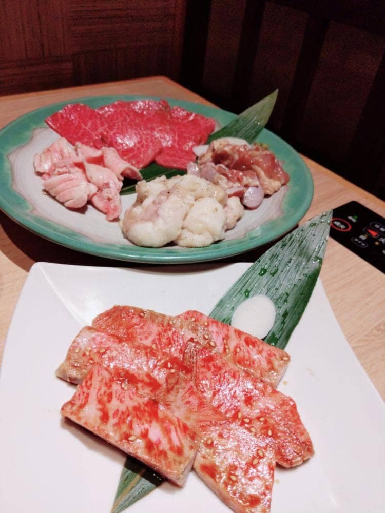 炭火焼肉 雄山