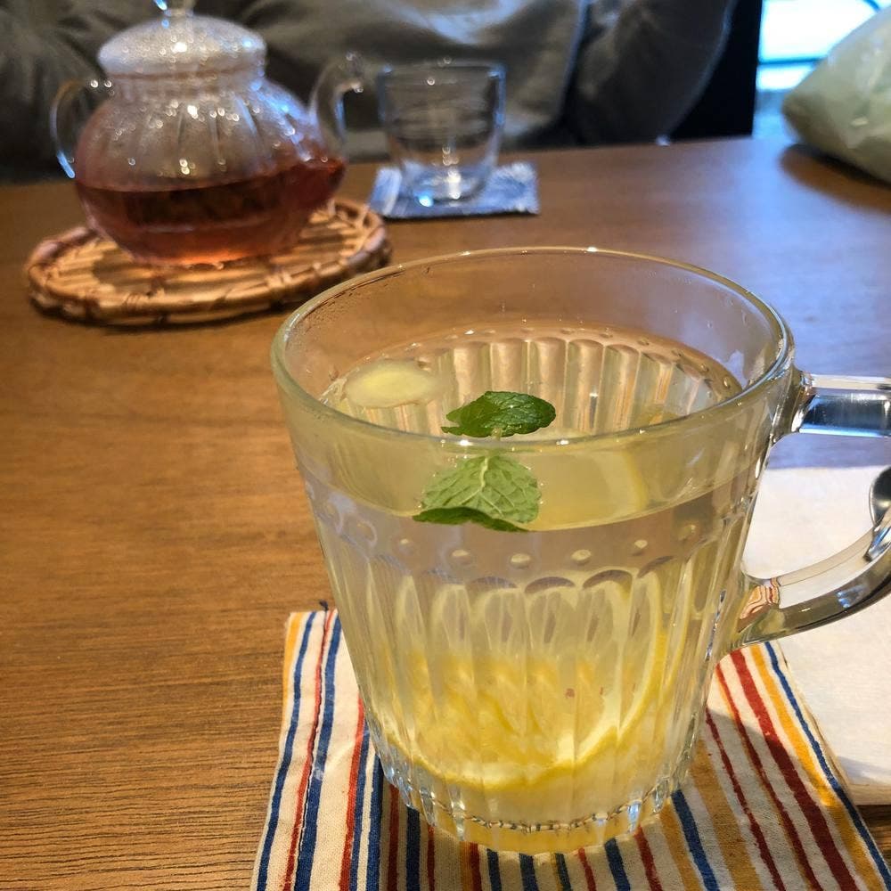 eggs 上野桜木 cafe & salon