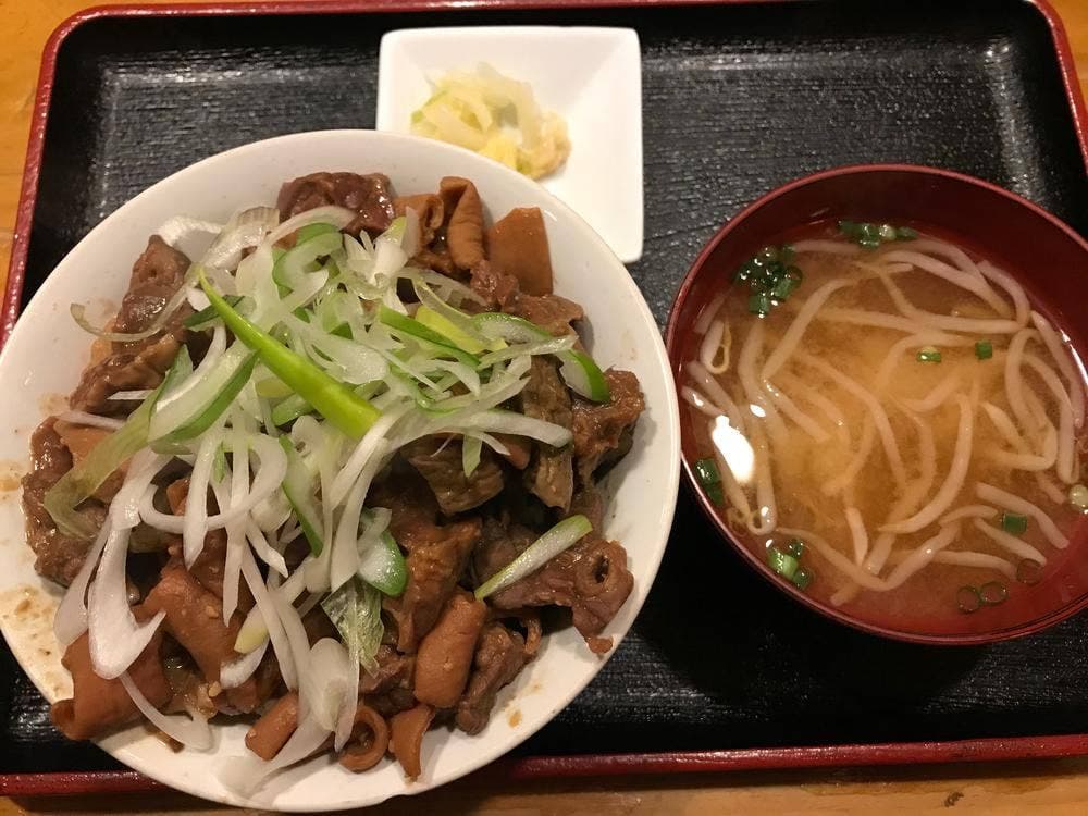 煮込みとめし 一枠