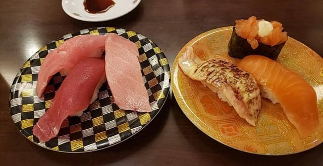 江戸前回転寿司 とれとれ屋 西宮大島店 - サブ画像1