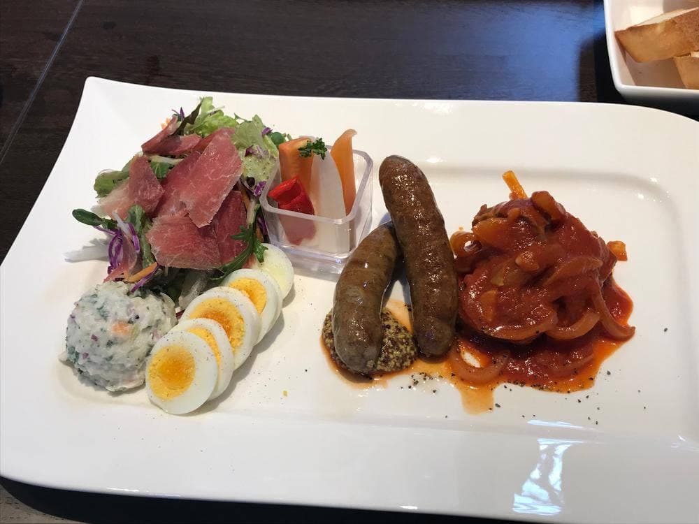 レストラン 森小休