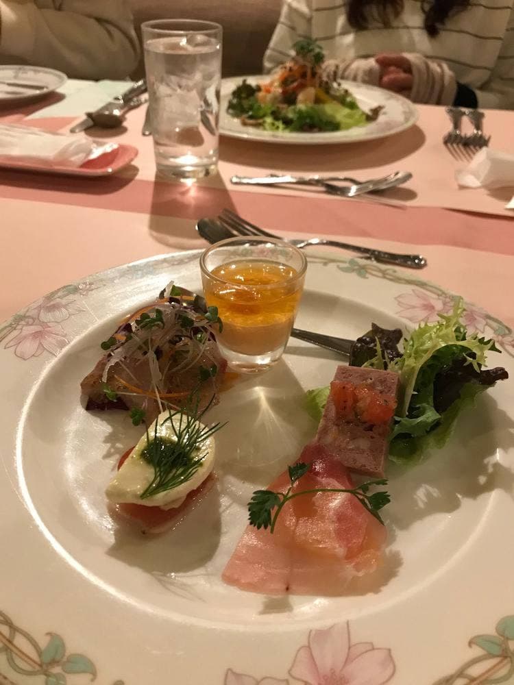 フランス食堂 ラ・プーラルド