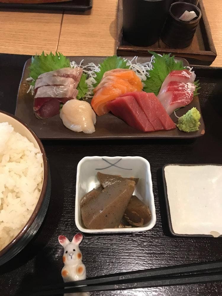 西丸水産 磯子店