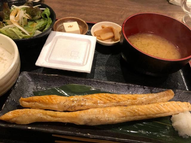 四谷津之守坂入口のひもの屋 - サブ画像2