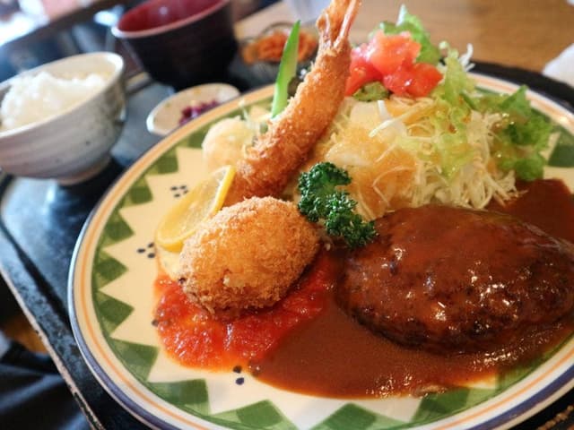 洋食の店 いただき 金閣寺 - サブ画像1