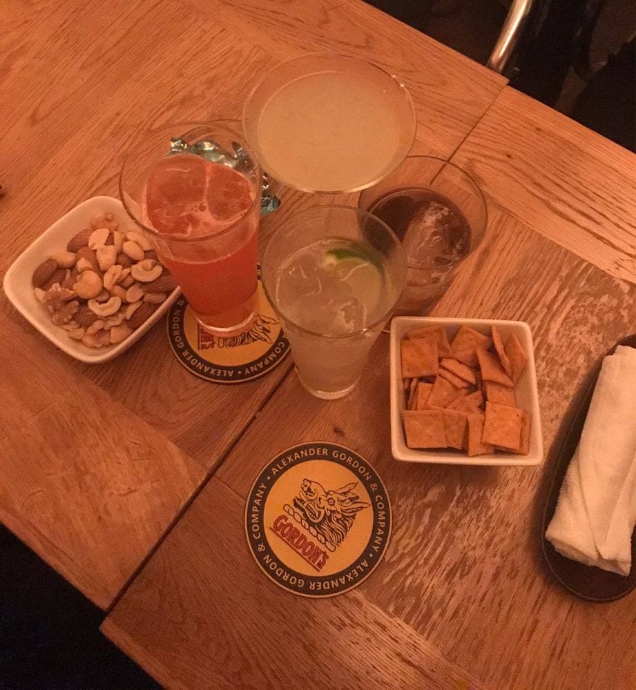 J'S Bar
