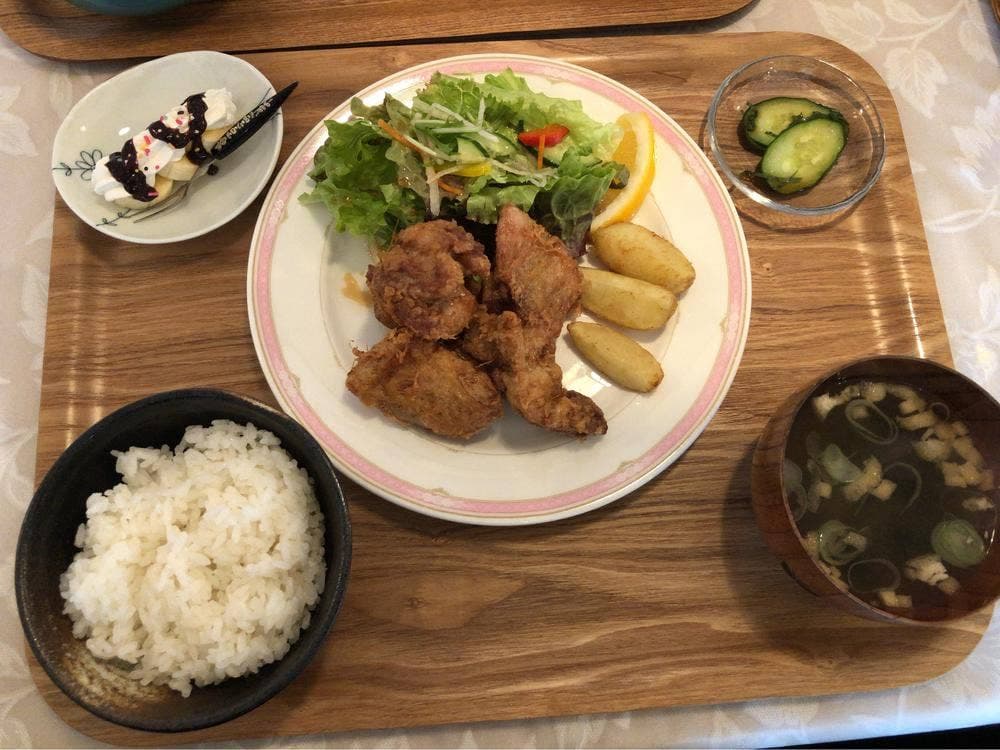 ドマーニ食堂