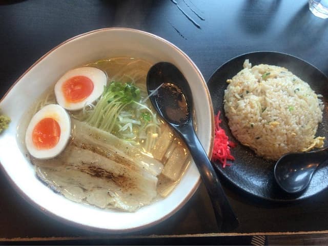 麺屋 軌跡 高松本店 - サブ画像1