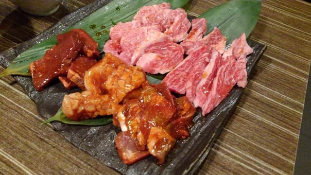 焼肉・しゃぶしゃぶ 肉の鶴々亭 - サブ画像3