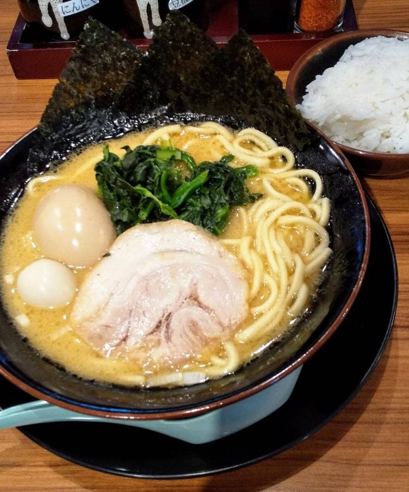壱角家 伊勢原店
