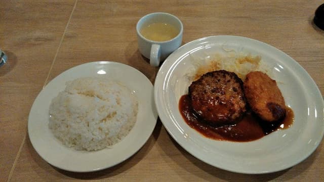 ガスト 厚木恩名店 - サブ画像1