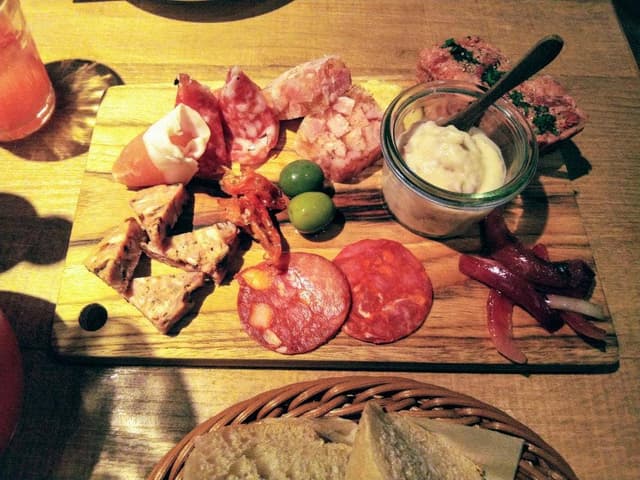 ワインの酒場。ディプント 新宿 三丁目店 東口 - サブ画像3