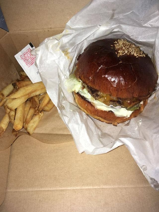 Ace Burger Cafe - サブ画像1