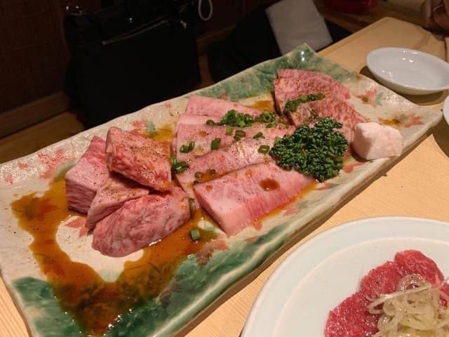 炭火焼肉 遊牧 新宿店 - サブ画像1