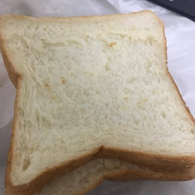 高級食パン専門店 アゴが落ちた - サブ画像1