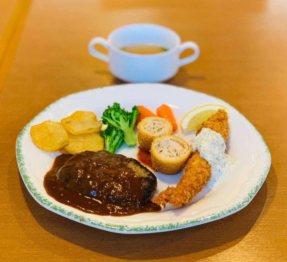 Coffeeダイニングこまつ