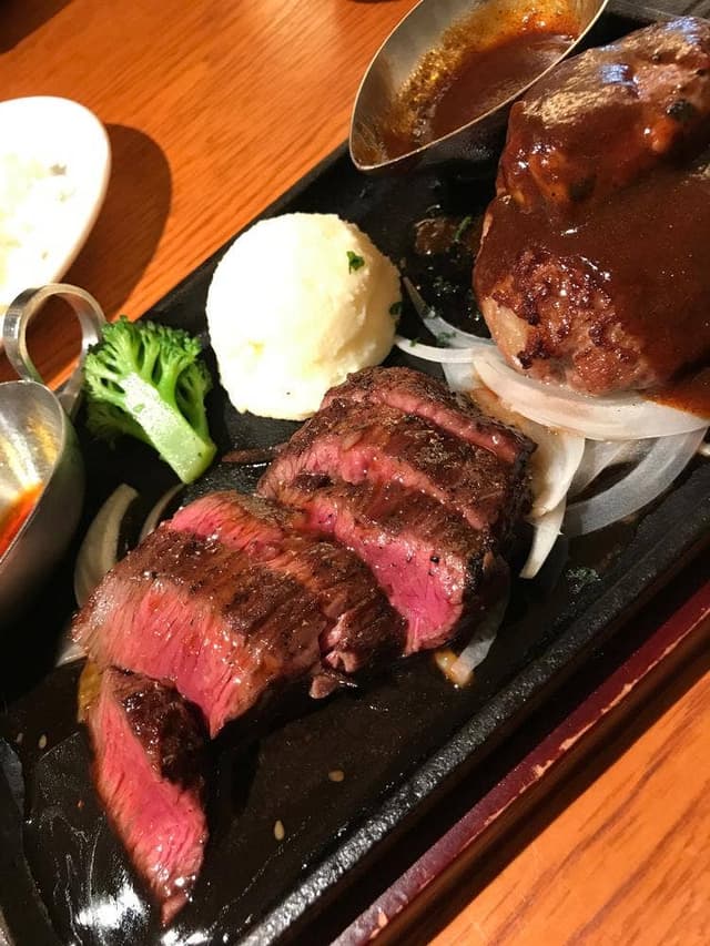 炭火焼グリル カキヤス 大丸梅田精肉店 - サブ画像3