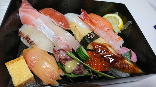 出前寿司 にぎり忠次郎 二条城北店 - サブ画像1