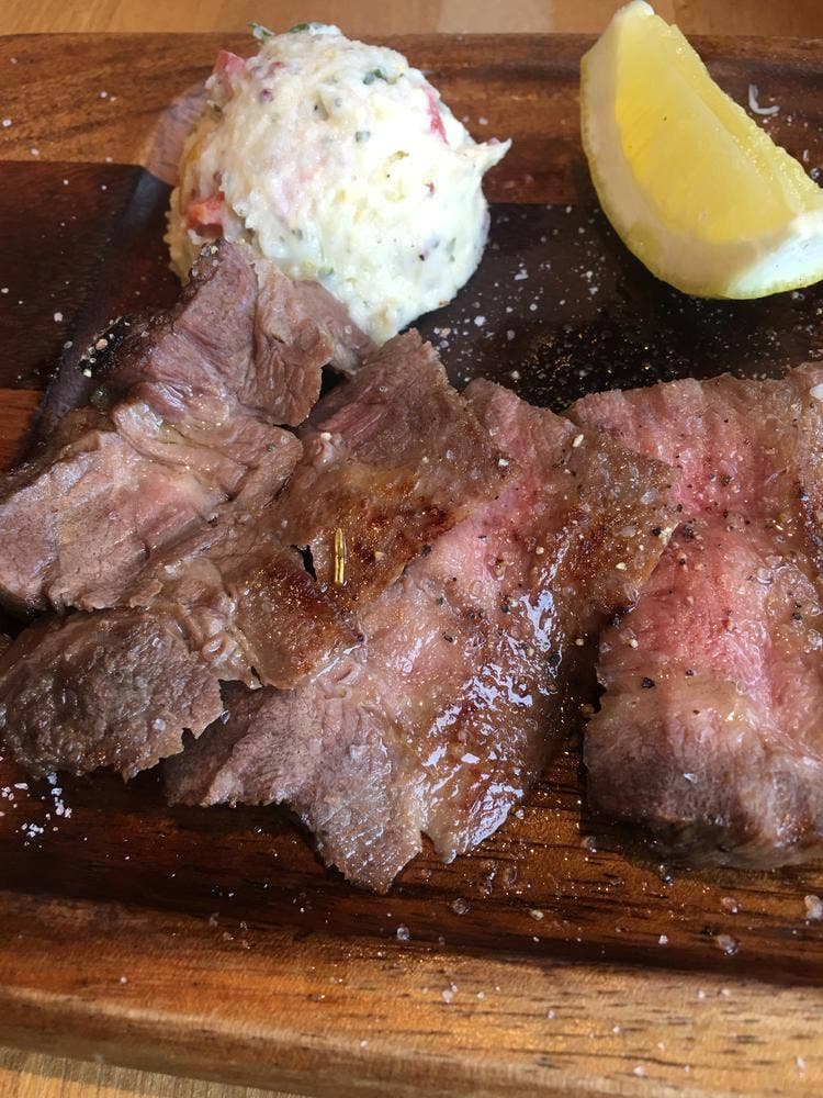 窯焼ピッツァ&肉バル ビステッカ