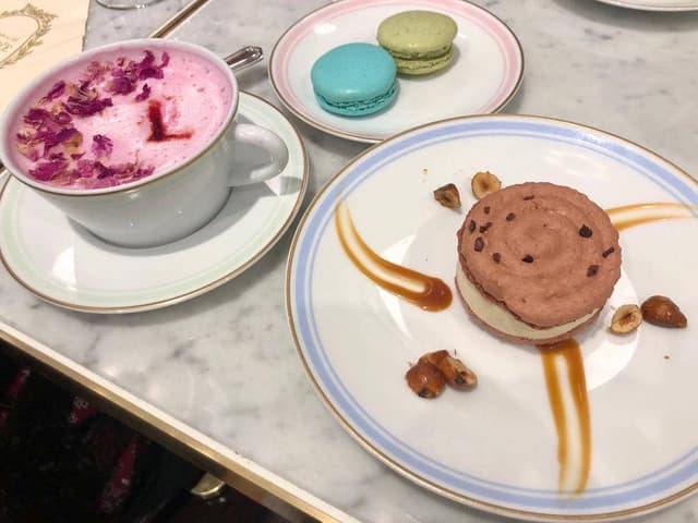 ラデュレ京都四条店 - サブ画像3