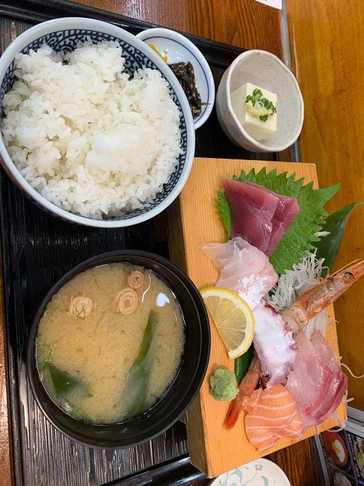 市場食堂 駅前 和田岬店