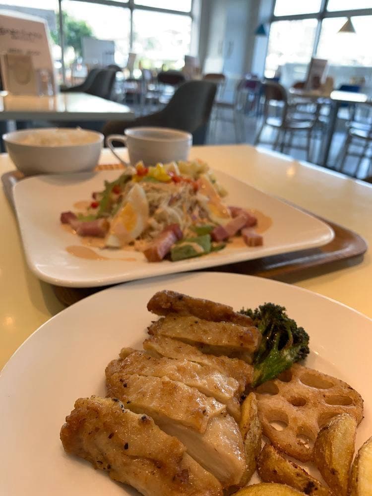 丘の上のカフェ