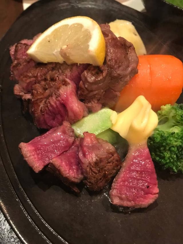 ステーキはうす 珍や 地行店 - サブ画像1