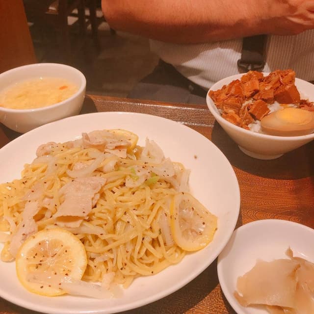 紅虎餃子房 EQUiA PREMIE店 - サブ画像3